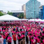 Caminhada do Outubro Rosa reúne milhares de pessoas em Duque de Caxias em celebração à vida e à prevenção Caminhada do Outubro Rosa reúne milhares de pessoas em Duque de Caxias em celebração à vida e à prevenção