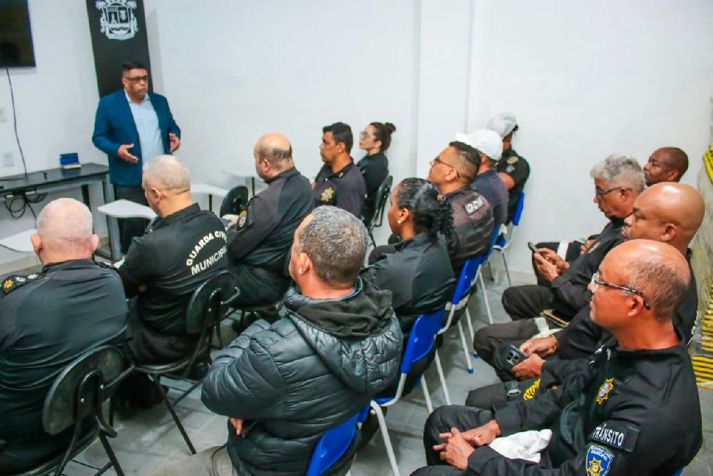 Agentes da Guarda Civil de São João de Meriti recebem treinamento de liderança na Semana do Trânsito