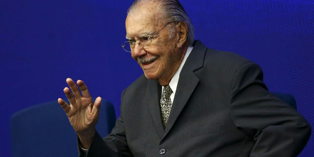 Ex-presidente José Sarney segue internado no Sírio-libanês com quadro estável de pneumonia