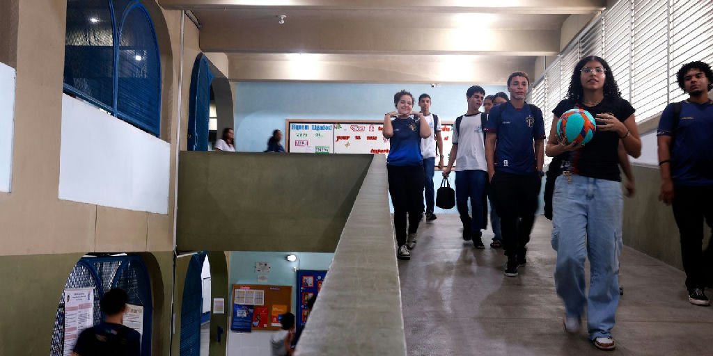 Governo federal inicia pagamento da sexta parcela do programa Pé-de-meia