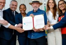Lula promulga lei que estabelece novas diretrizes para o futebol feminino e regras para clubes