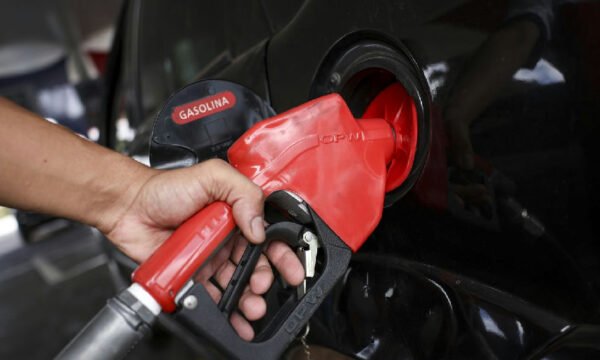 Nova lei endurece punições contra furto e roubo de combustíveis no Brasil