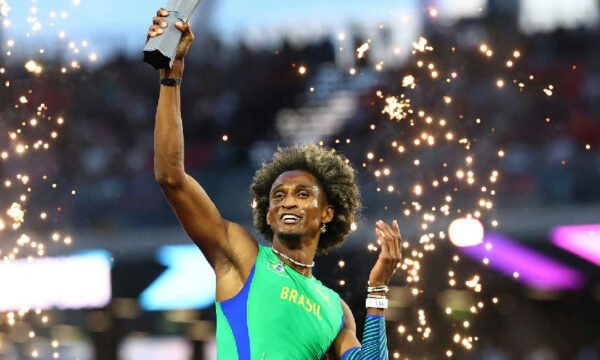 Alison dos Santos é indicado ao prêmio de melhor atleta do ano pela World Athletics