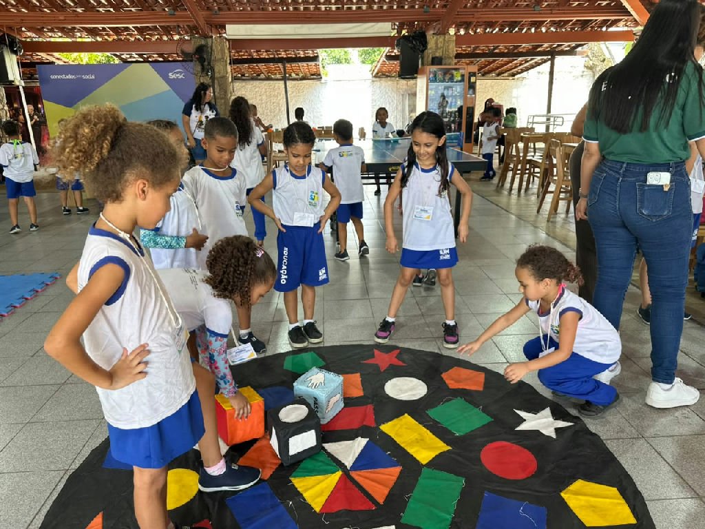 Alunos da rede municipal de São João de Meriti celebram Dia das Crianças com passeio no Sesc