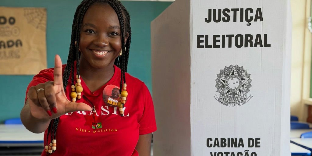 Ana Elisa Santos Silva torna-se a deputada federal mais jovem eleita no Brasil