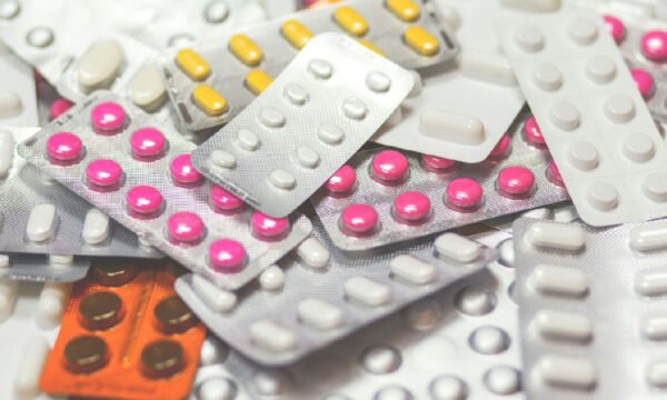 Anvisa proíbe lotes de remédio oncológico após suspeita de falsificação