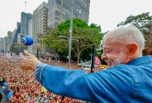 Ato na Avenida Paulista reúne multidão em apoio à reeleição de Lula