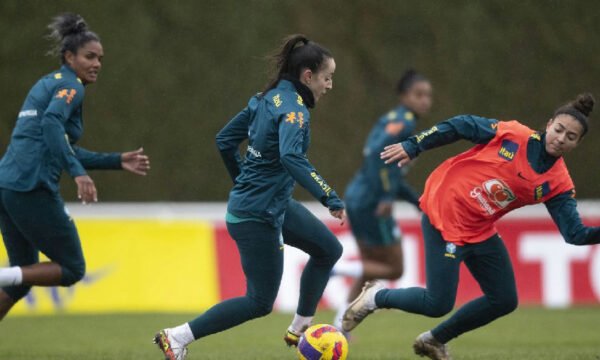 Brasil e Argentina fazem amistoso preparatório para a Copa no estádio Beira-rio