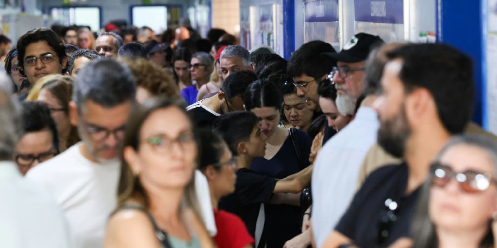 Câmara dos Deputados registra renovação de 35% e recorde de bancada feminina
