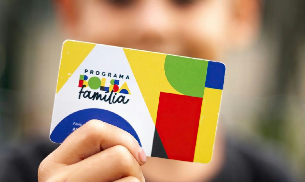 Cortes em auxílios sociais ameaçam economia de municípios do interior