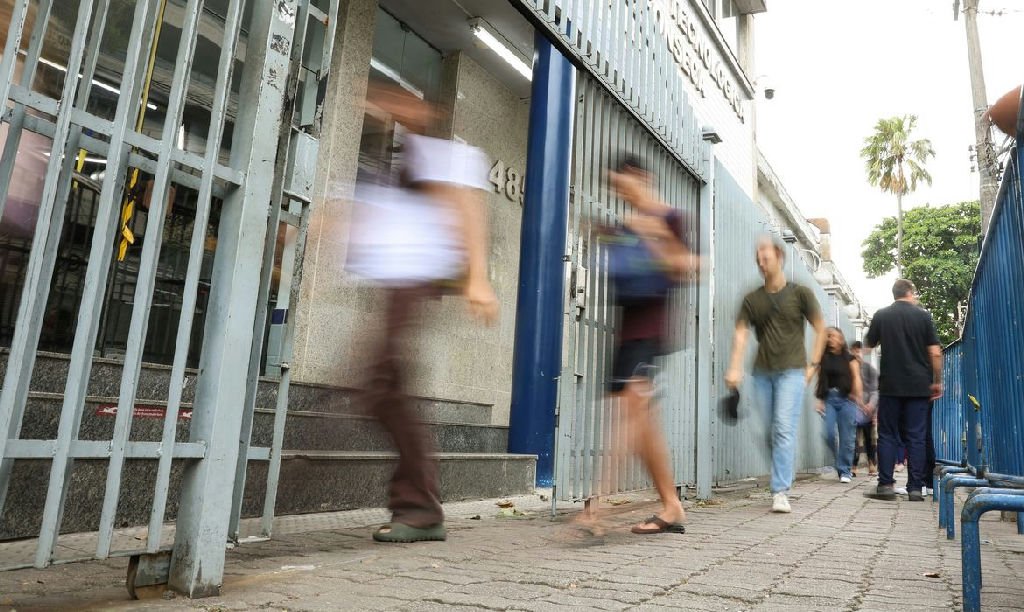 Enem encerra prazo para escolha de língua estrangeira neste domingo