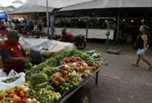 Estagnação de auxílios sociais ameaça economia de municípios brasileiros