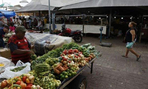 Estagnação de auxílios sociais ameaça economia de municípios brasileiros