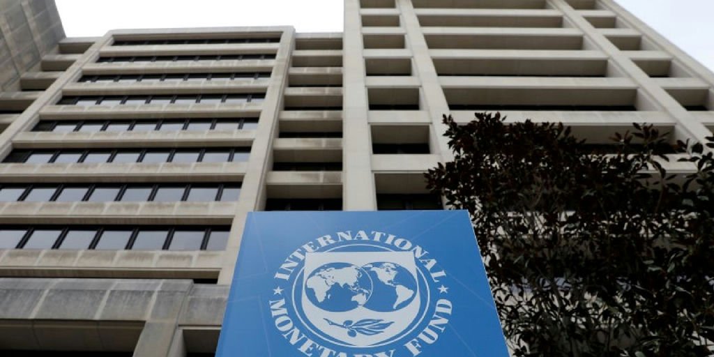 FMI corta estimativa de expansão na América Latina para 2026 e 2027 devido a choques energéticos