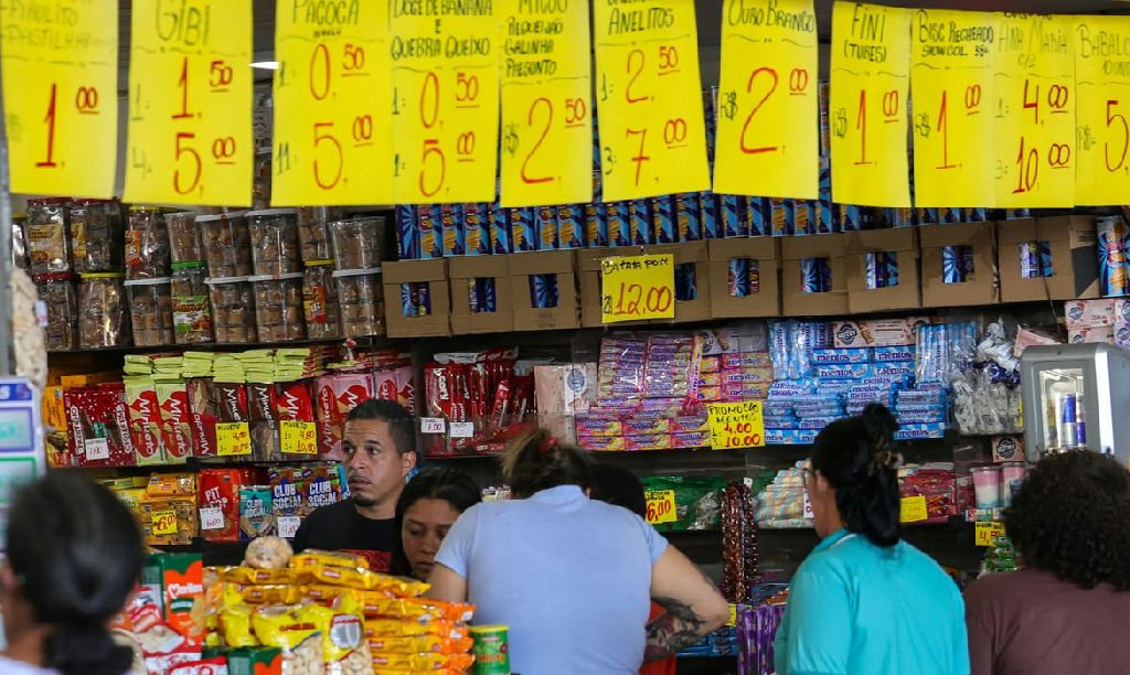 Governo planeja crédito e capacitação para negócios afetados pelo fim da 6x1