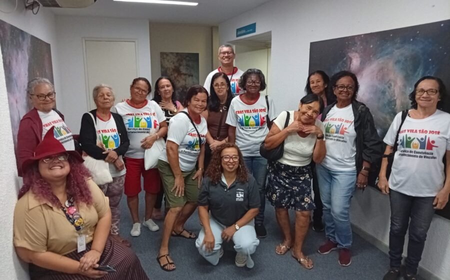 Idosos do CRAS participam de passeio cultural e científico