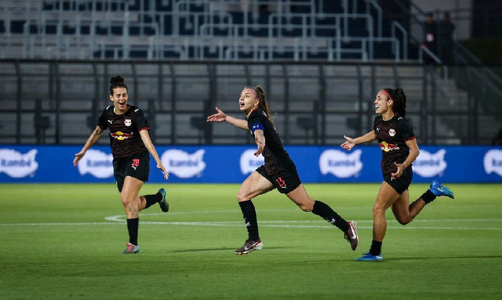Internacional e Bragantino garantem vagas nas semifinais da Copa do Brasil Feminina