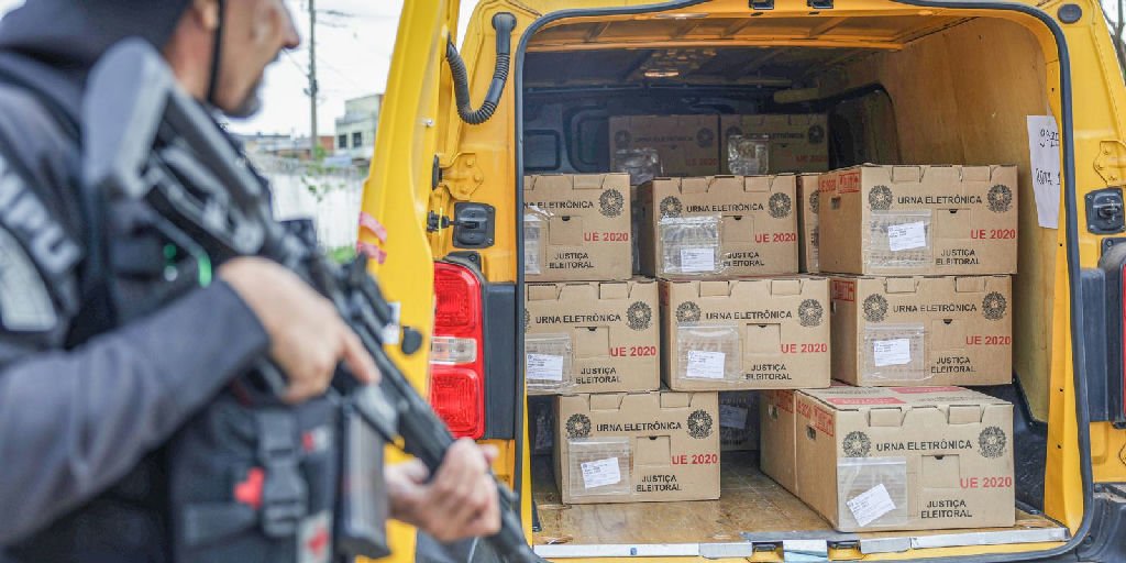 Justiça Eleitoral intensifica logística final para distribuição das urnas eletrônicas