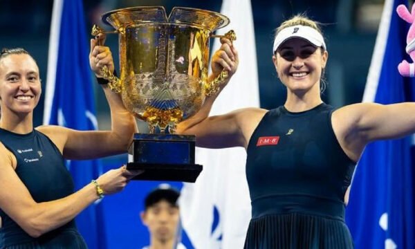 Luisa Stefani conquista o WTA 1000 de Pequim e atinge marca histórica na temporada