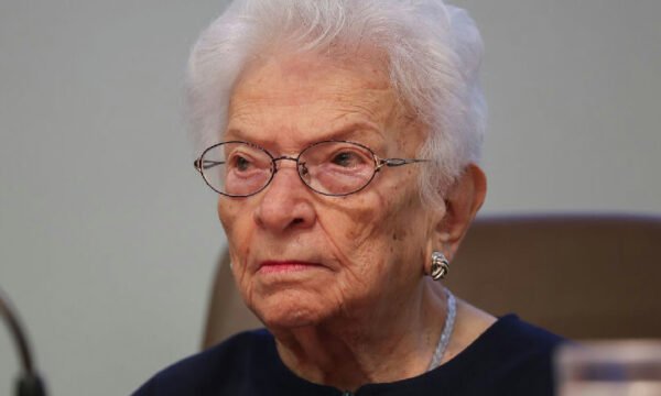 Luiza Erundina é eleita deputada estadual em São Paulo aos 91 anos