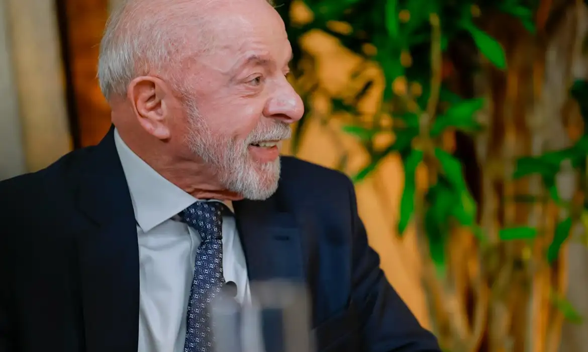 Lula anuncia entrega de pedido de abertura de sigilo ao tribunal eleitoral