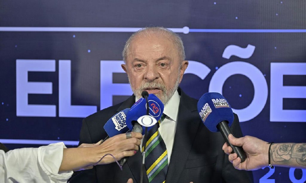 Lula autoriza quebra de sigilo no TSE mediante reciprocidade de Flávio