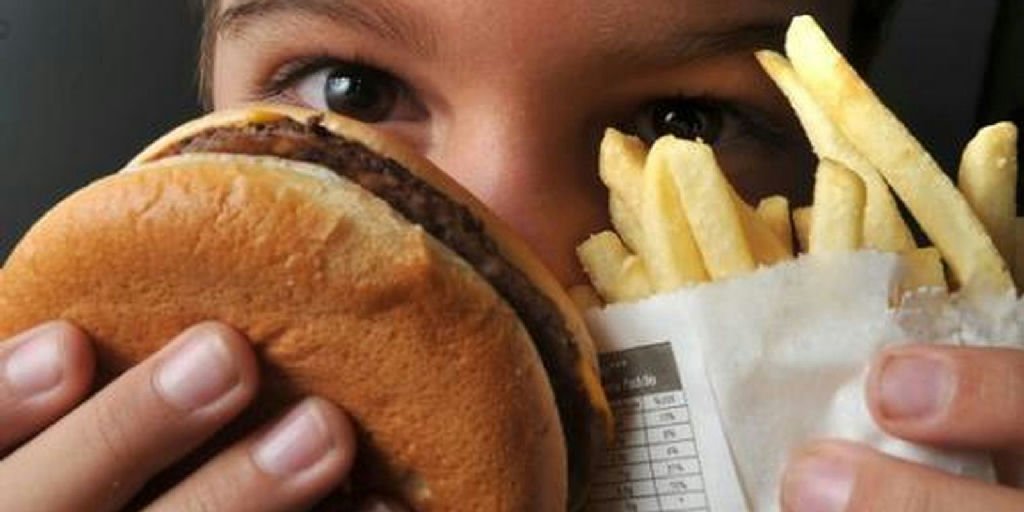 OMS publica diretrizes globais para conter a obesidade infantil e adolescente