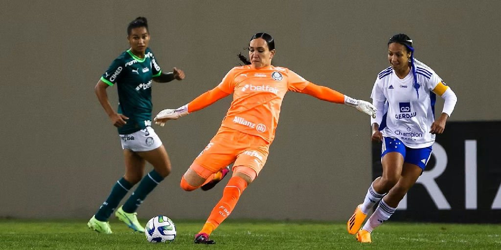 Palmeiras exclui goleira Kate Tapia da lista de inscritas para a Libertadores Feminina