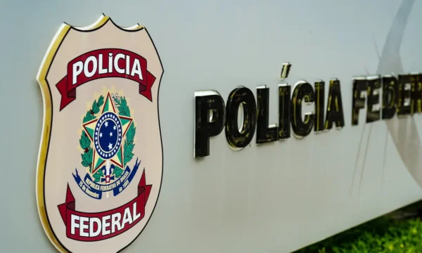 PF confisca R$ 2,8 milhões e abre dezenas de inquéritos no primeiro turno de 2026
