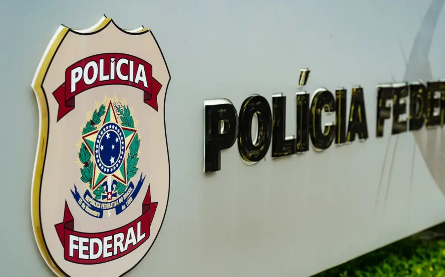 PF confisca R$ 2,8 milhões e abre dezenas de inquéritos no primeiro turno de 2026