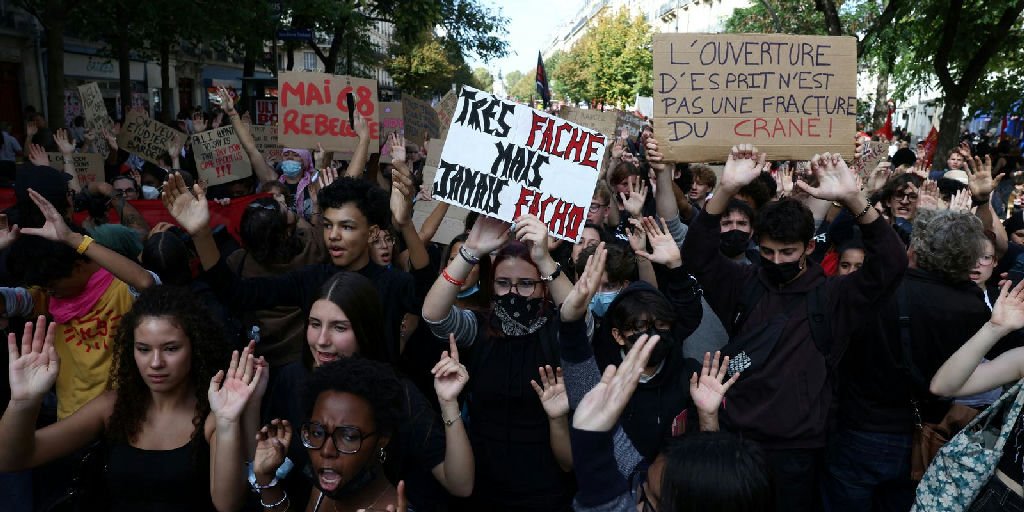 Protestos estudantis paralisam escolas na França em dia de mobilização nacional