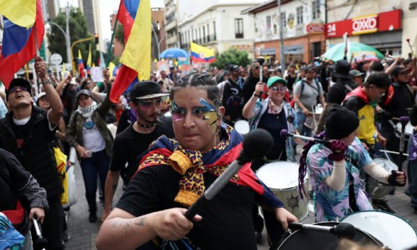 Protestos na Colômbia marcam oposição ao governo de Abelardo de la Espriella