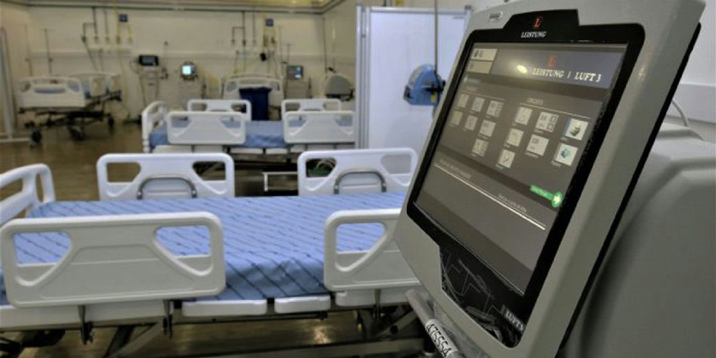 Reino Unido estabelece novo protocolo de vigilância para dispositivos médicos com inteligência artificial