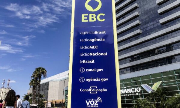 SBT corrige informação e isenta EBC de falha em propaganda eleitoral