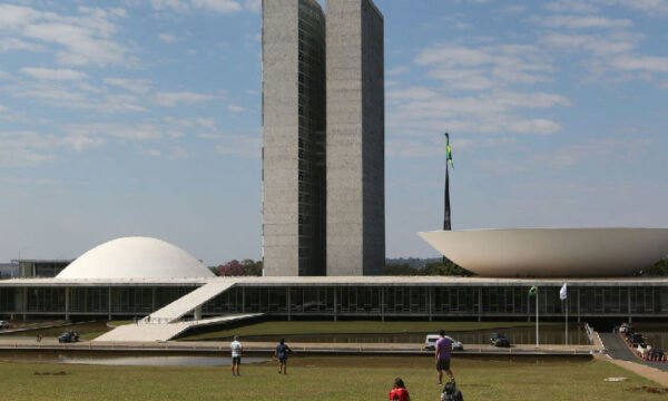 Senado articula calendário especial para votar fim da escala 6x1 em dois turnos nesta quarta-feira