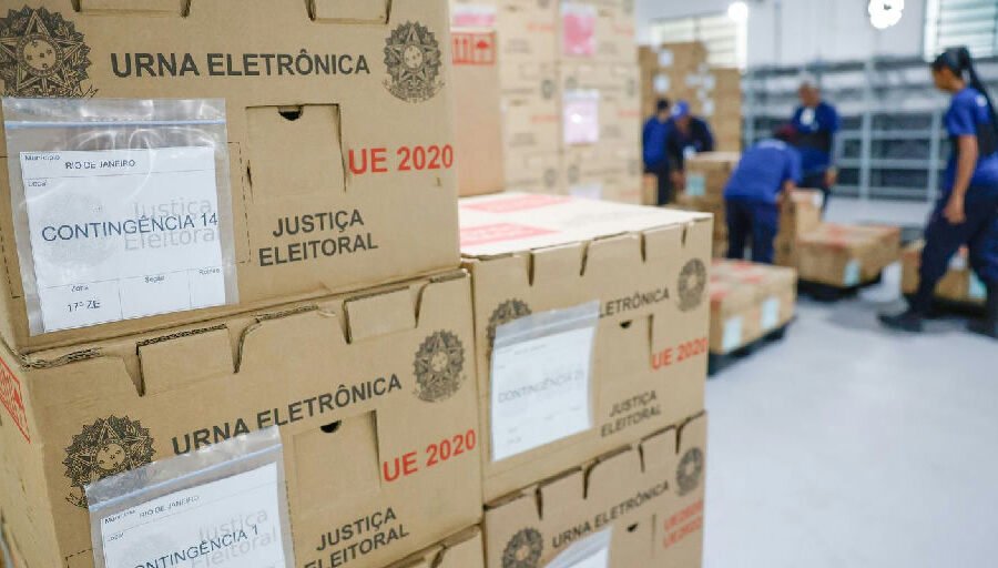 Tribunais eleitorais finalizam distribuição de urnas e preparam seções para o pleito
